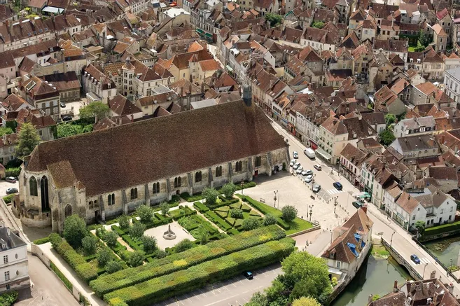 Hôtel Dieu Marguerite de Bourgogne à Tonnerre