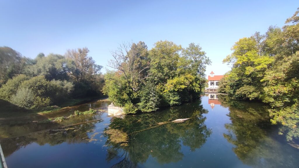 La scierie à Dannemoine et l'Armançon