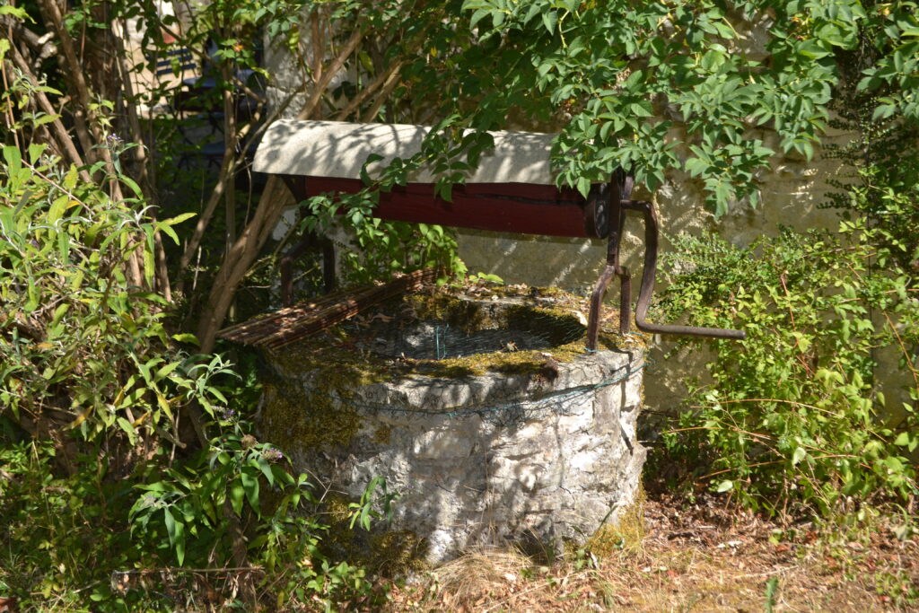 Le puits du jardin des Clos Rougeot